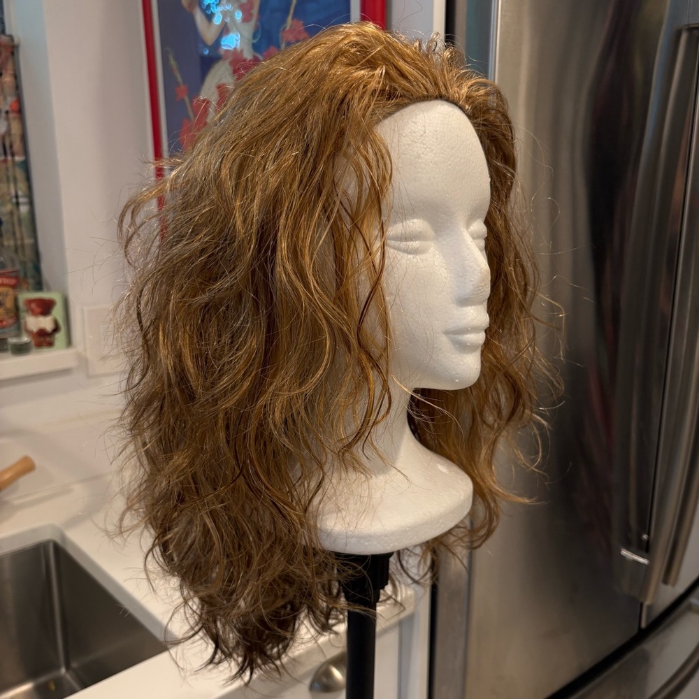 WIG Long Wavy RED Wig! Good condition! Great as hat or Headband Wig. - Picture 2 of 16